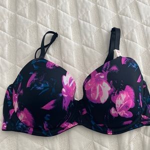 NWT Victoria’s Secret Pink lightly lined bra